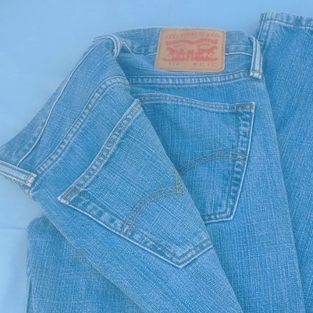 Levis - Picture 3 of 8